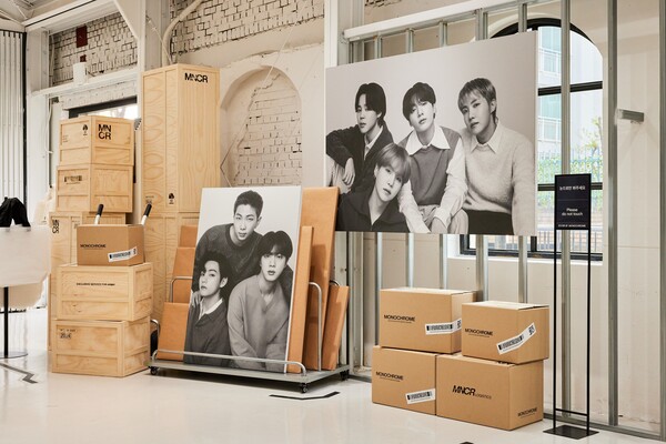 K-POP・アジア BTS MARCH BOX 4 BTS Merch Box #4 Unboxing - YouTube