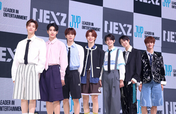 JYP's New Boy Group NEXZ Shines at Debut Showcase – Global