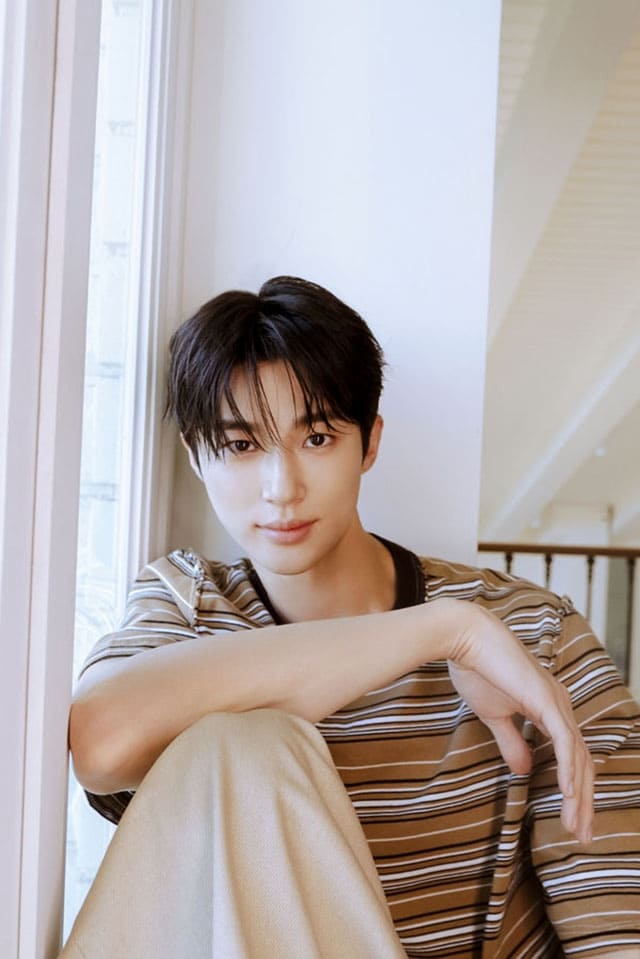 [Interview①] Byeon Woo-seok Says Goodbye to School Uniforms in 'Lovely