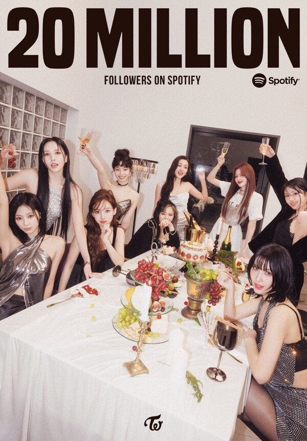 TWICE モモ ソウルコン once again spotify バッテリー TWICE モモ ソウルコン once again spotify バッテリー アイドル