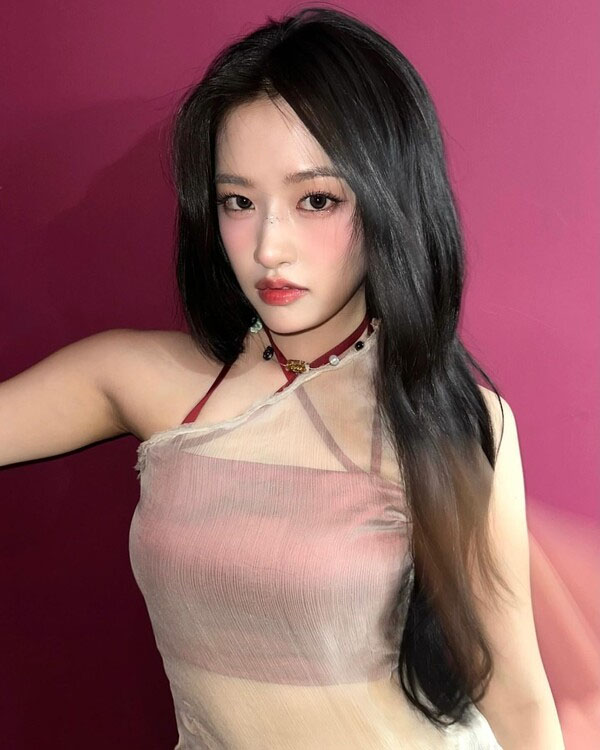 An Yu Jin of IVE Captivates Fans with Sensual New Look