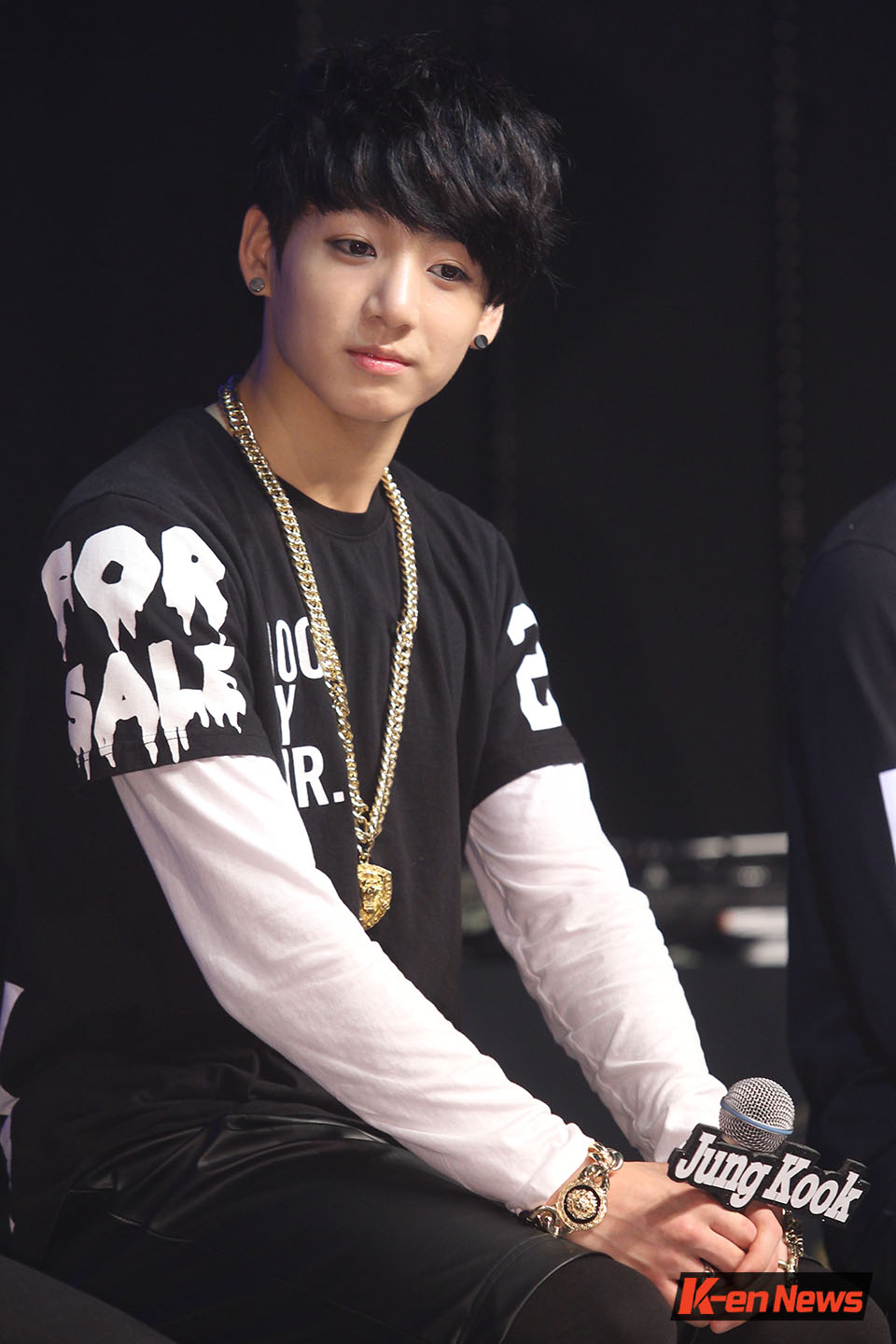 2013] BTS Jungkook, Find the differences between two photos