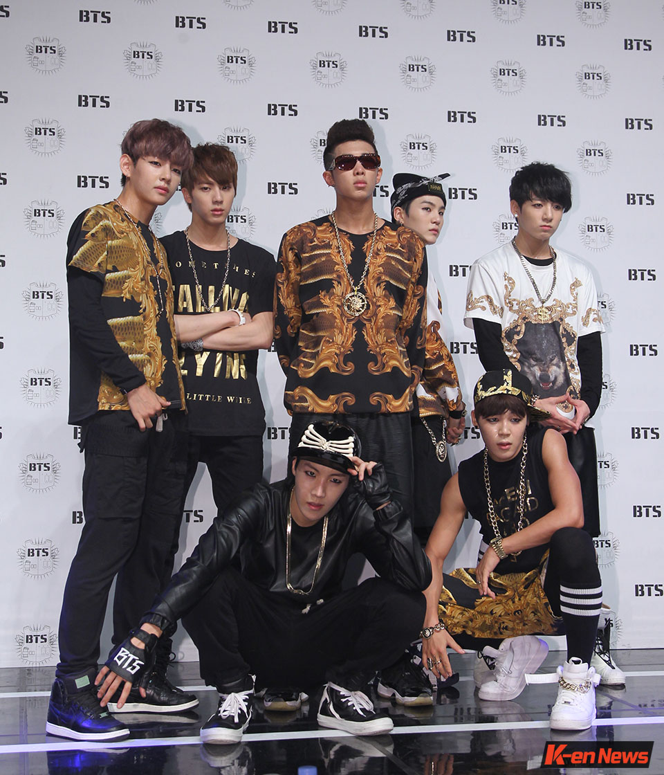 2013] BTS RM, Find the differences between two photos < Find