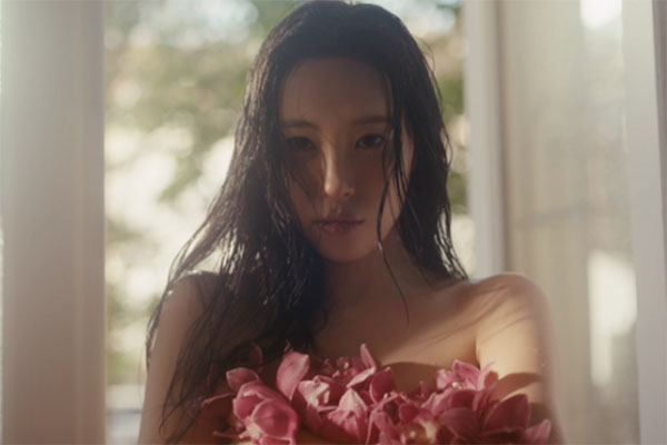 Sunmi's Bold Transformation in 'Balloon in Love' MV Teaser Draws