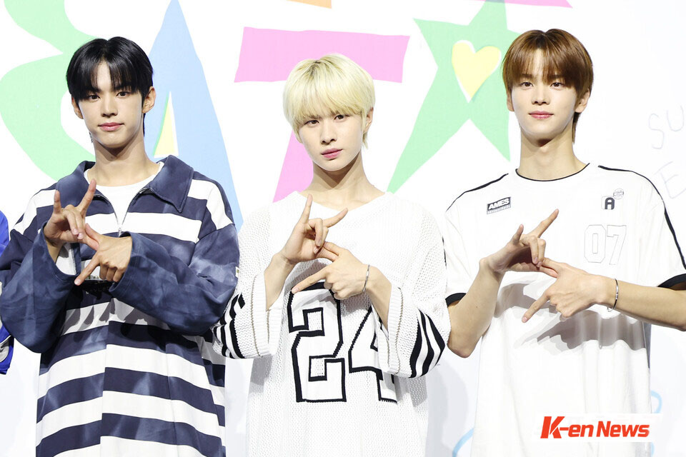 TWS Makes a Refreshing Comeback with 'SUMMER BEAT!' < Boy Group