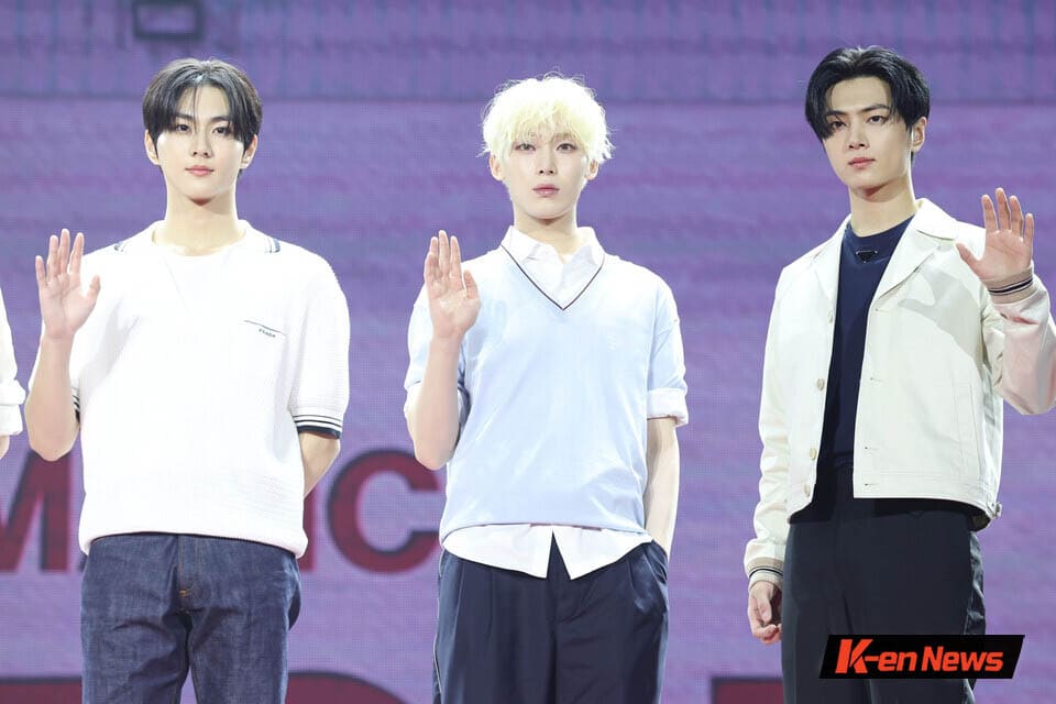 ENHYPEN(엔하이픈) 'ROMANCE : UNTOLD' FAN SHOWCASE - YouTube