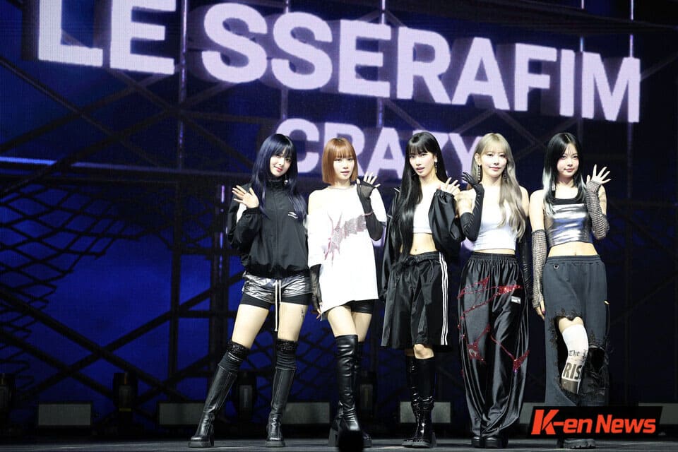 K-POP・アジア lesserafim CRAZY universal music store K-POP・アジア lesserafim CRAZY universal music store CRAZY