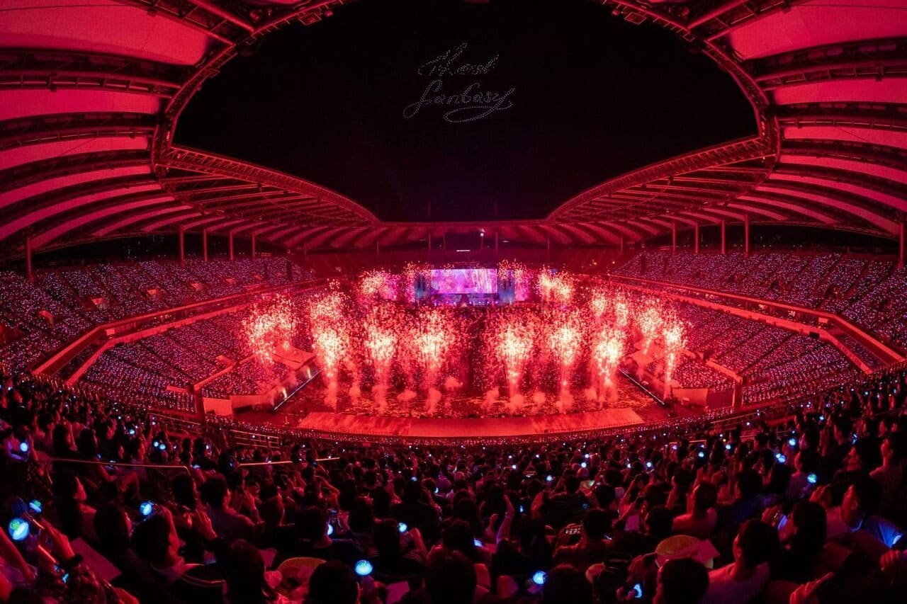 IU Completes Encore Concert, Becomes First Female Artist to