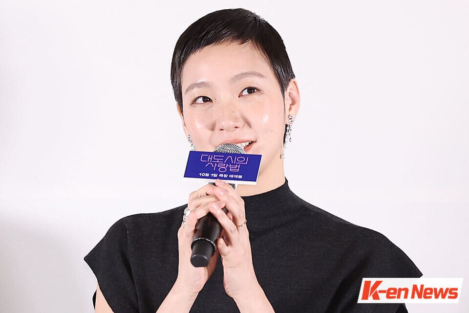 Kim Goeun Shows Off Chic AllBlack Look with Short Hair