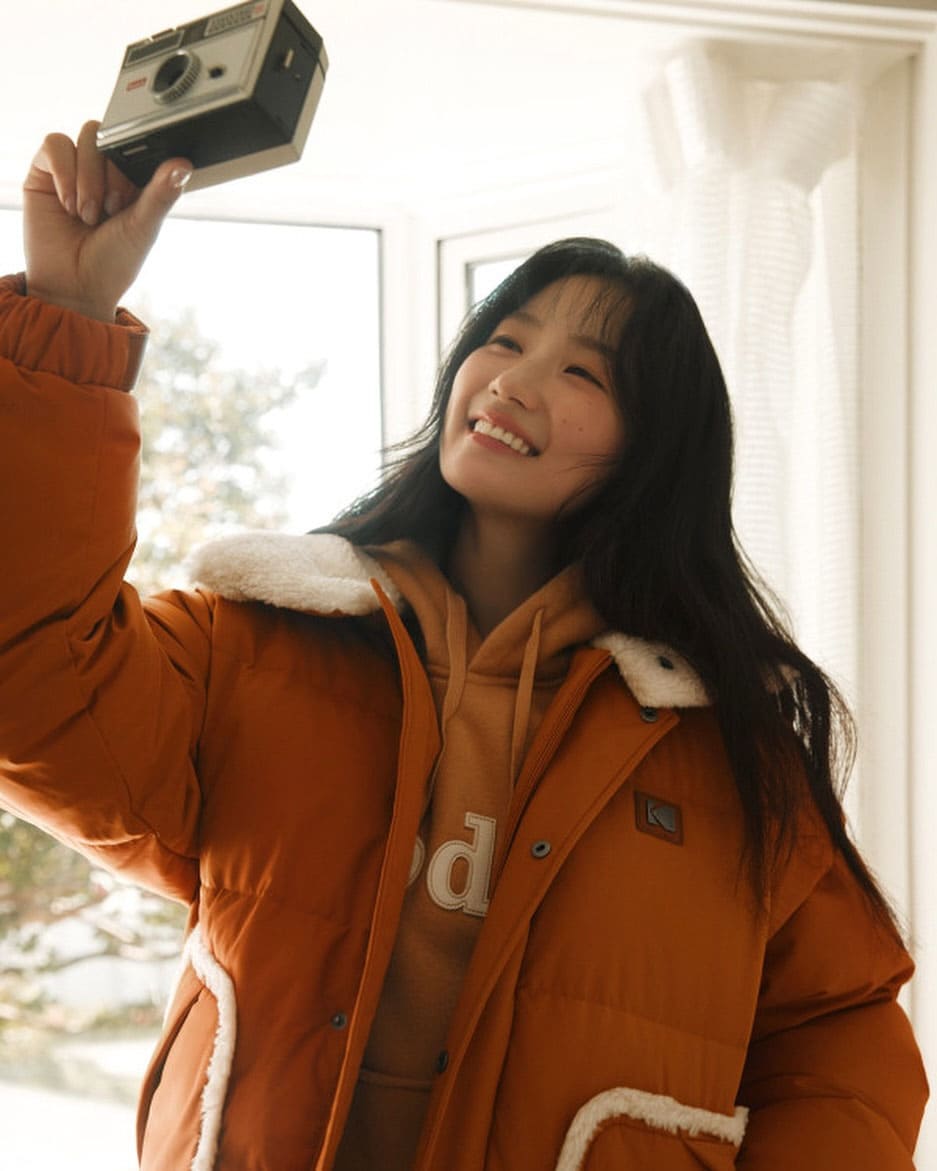 'Lovely Runner' Kim Hye-yoon Conquers the Fashion Modeling Scene