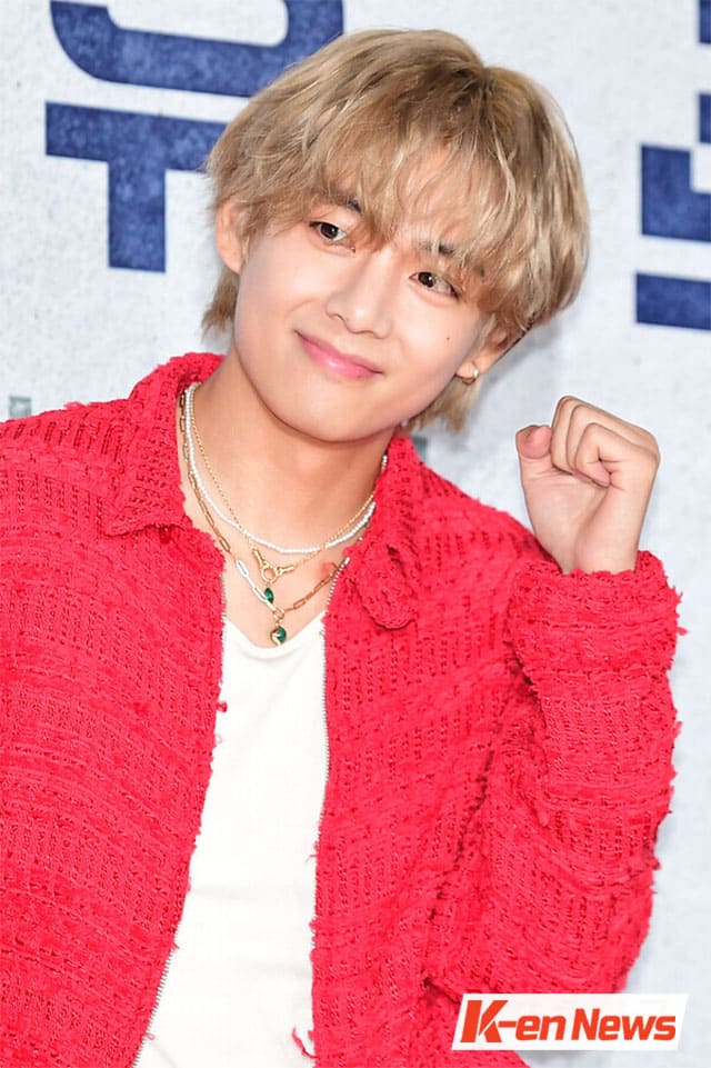 BTS V Soars on UK Official Chart with 'White Christmas