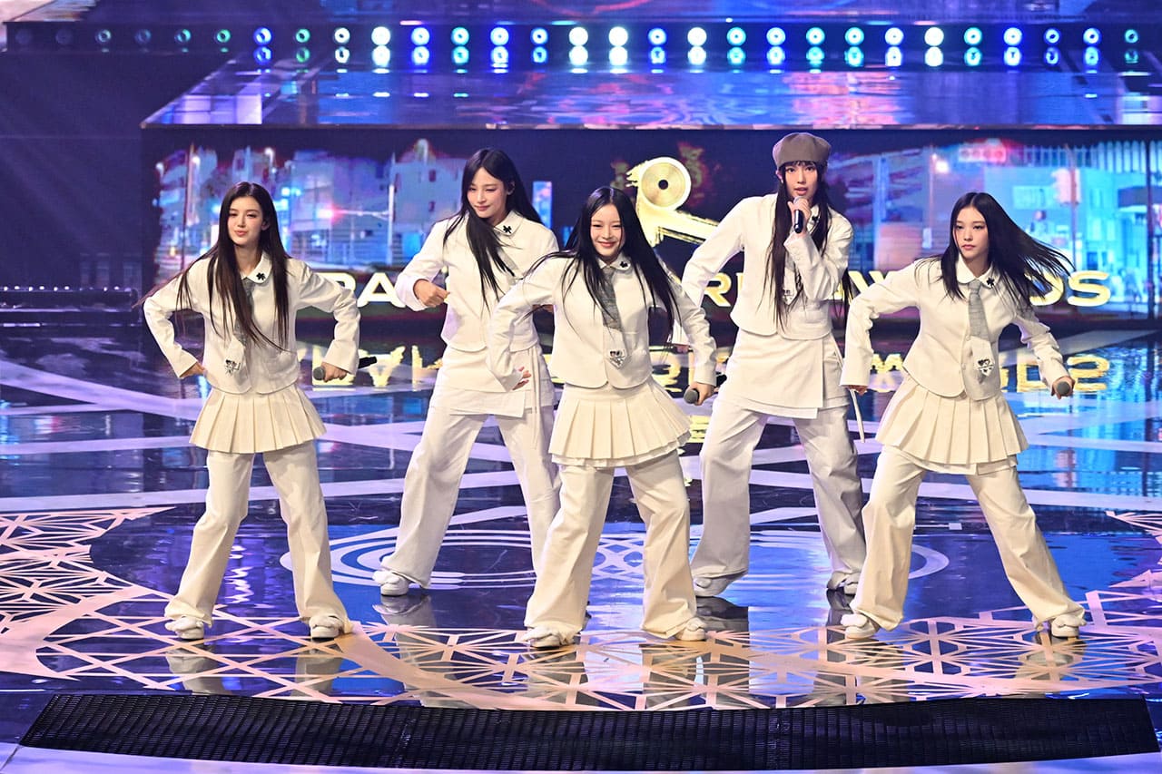 NewJeans Wins Two Golden Disc Awards! Making History with