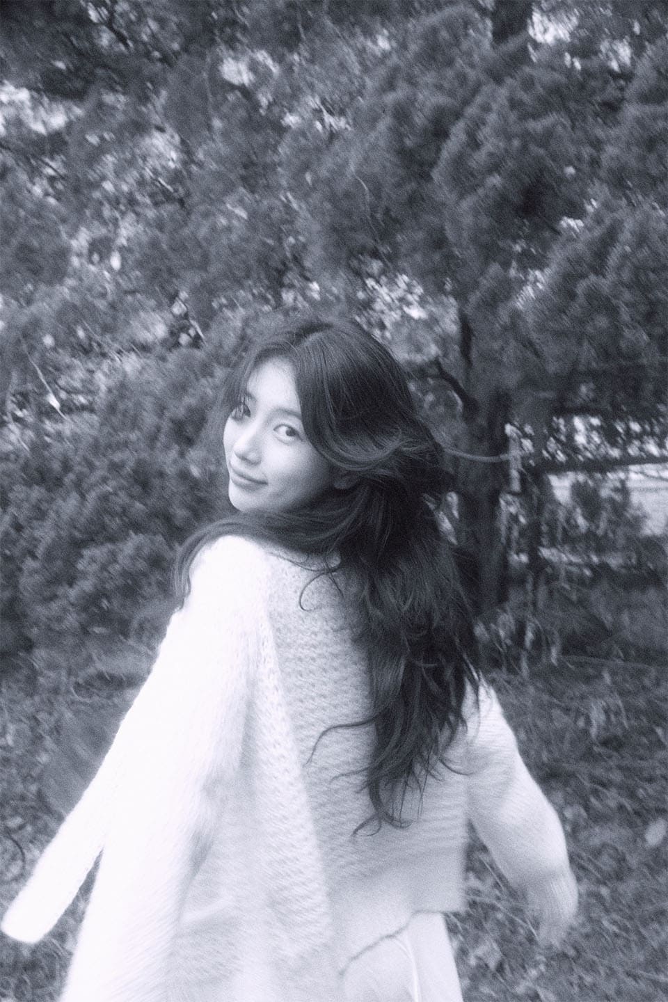 Suzy Returns with Heartwarming Ballad 'Come Back'