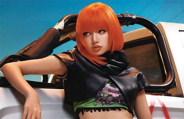 フェイスカラー Lisa BLACKPINK's Lisa Returns with Striking Orange Hair… Charisma