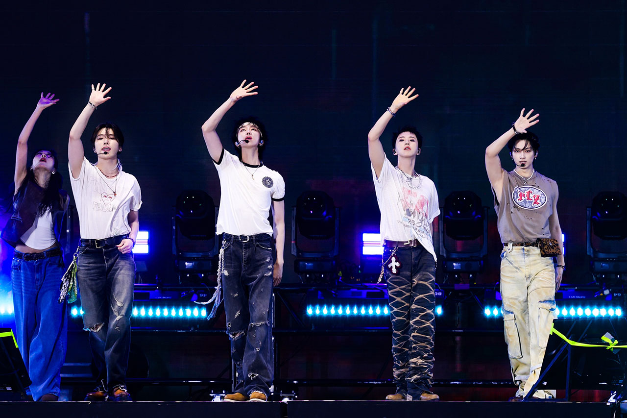 SEVENTEEN Conquers Stadiums with Expanded Asia Tour