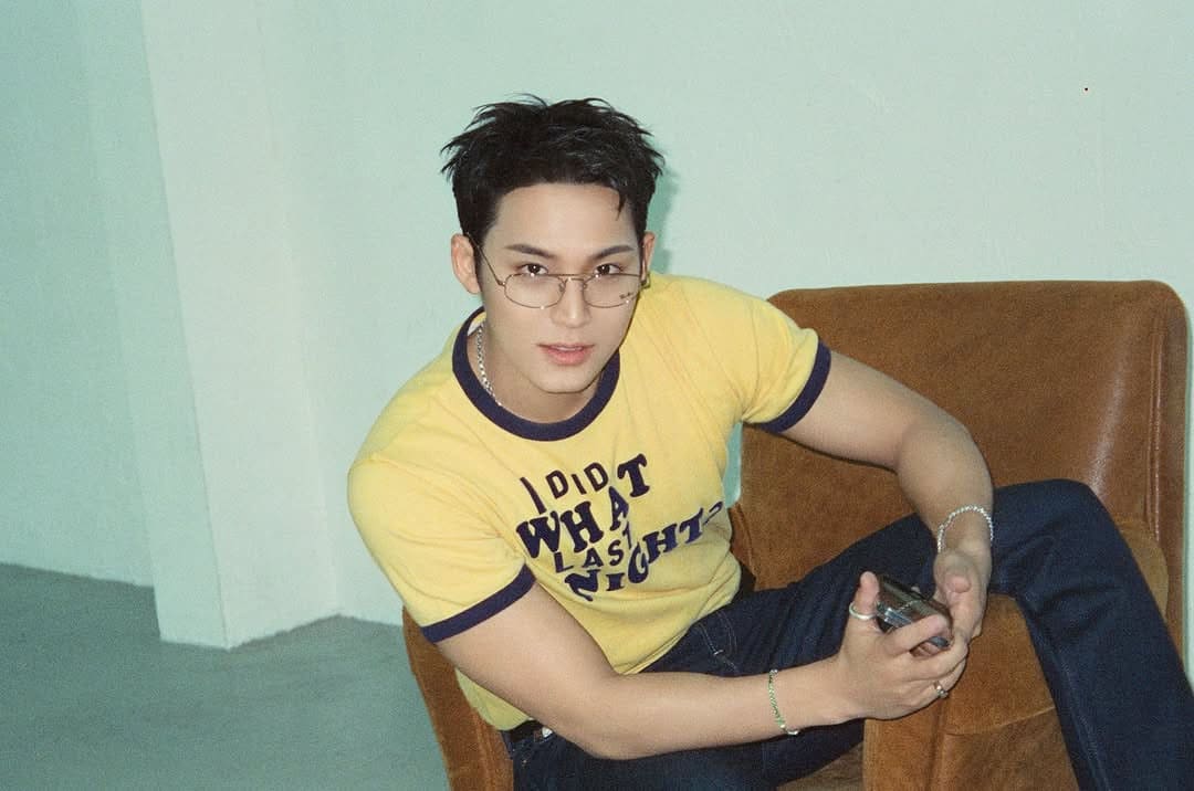 SEVENTEEN's Mingyu Charms Fans in a Simple Yellow Tee < Boy Group