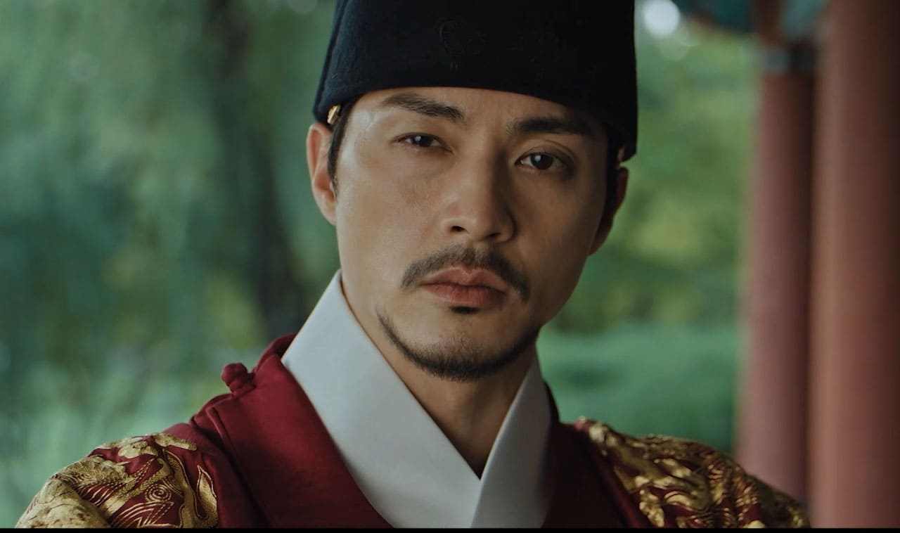 Kim Ji-hoon Emerges as a Charismatic Exorcist King in ‘The Haunted Palace’