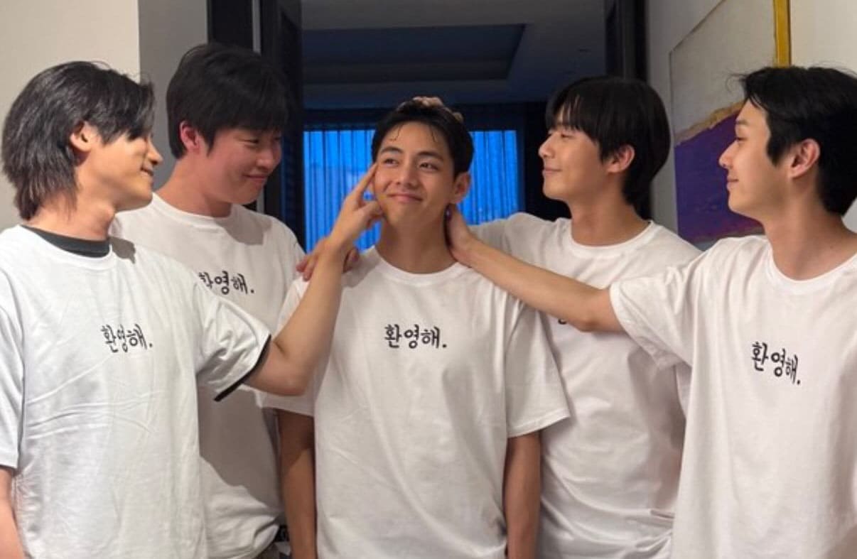 BTS V Reunites with 'Wooga Squad' Right After Discharge—Matching