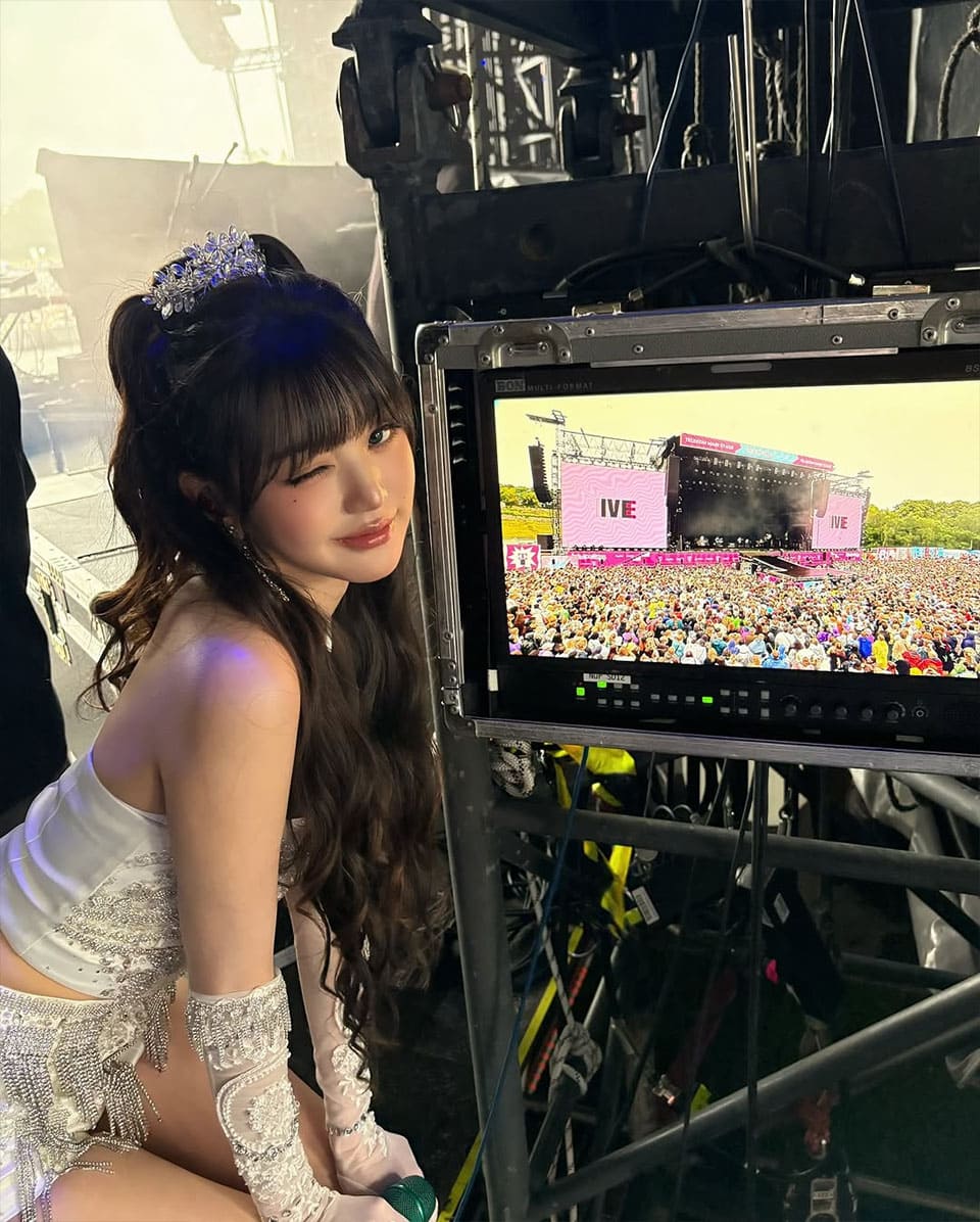 IVE's Jang Wonyoung Stuns with Unreal Visuals at