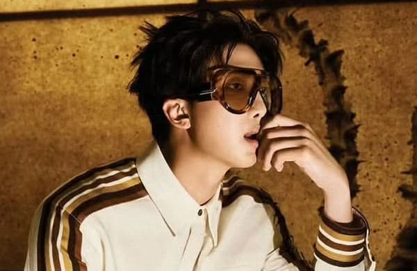 BTS RM Blends East and West in Stunning Harmony < Boy Group < K