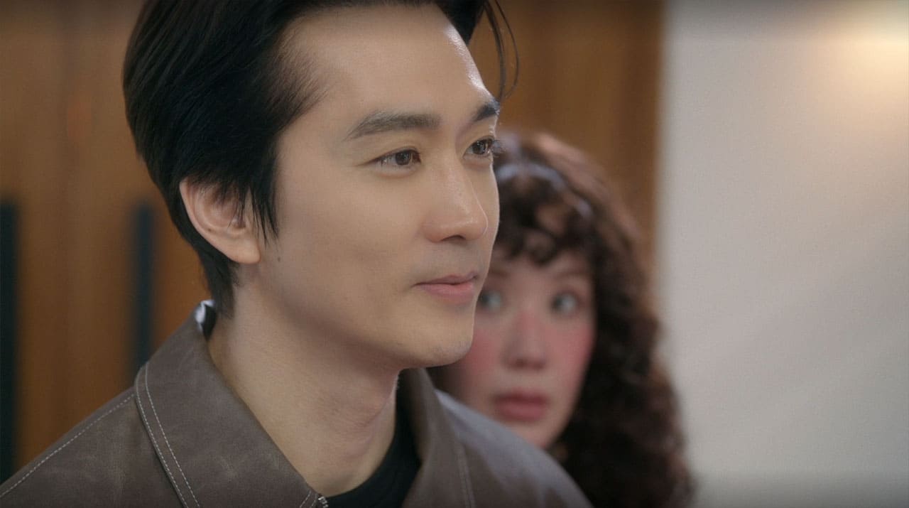 Song Seung-heon Goes Undercover as Uhm Jung-hwa's Manager in 'My