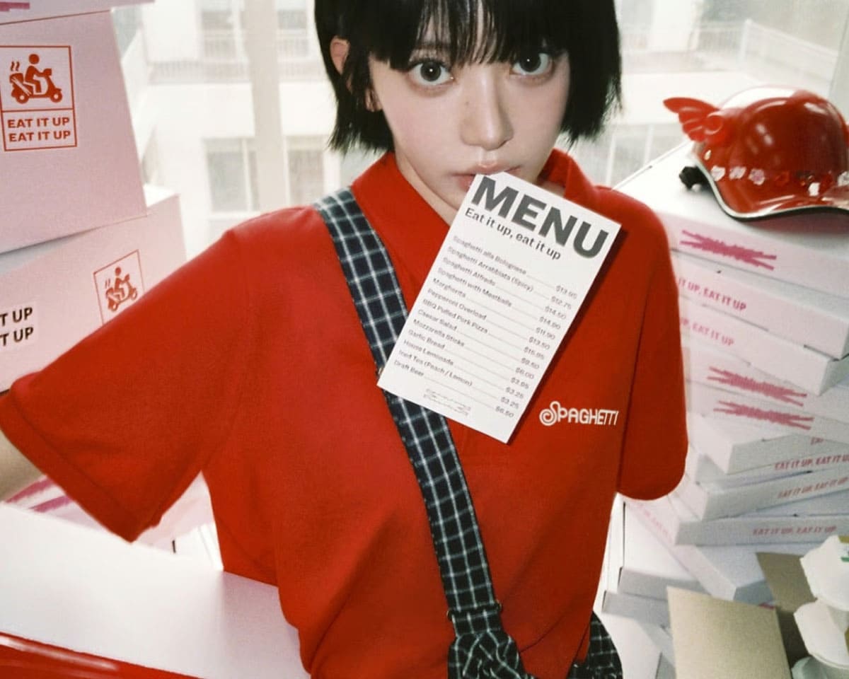 ルセラフィム SPAGHETTI Tシャツ EAT IT UP チェウォン ルセラフィム