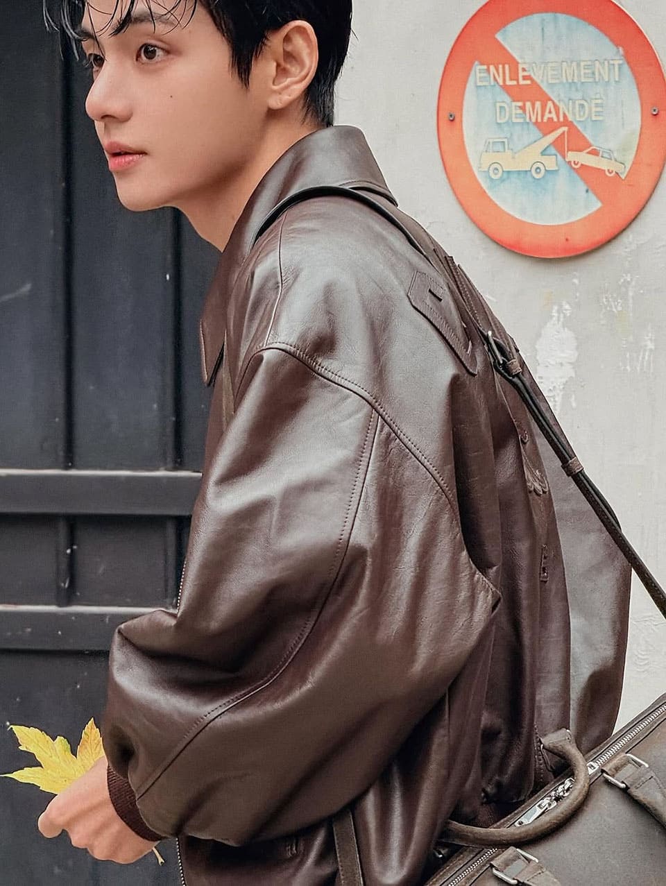 Did you step out of a webtoon?” BTS V stuns with his unreal autumn
