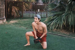 BTS V Reveals Abs Ahead of Photobook Release: Fans Can't Keep Calm