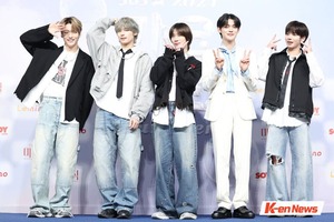K-POP/アジア TOMORROW X TOGETHER - mid summer 3rd Preorder] TOMORROW X TOGETHER - Season of TXT: Midsummer