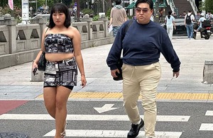 'Meaty Soo-ji' Lee Soo-ji Takes on 'Juicy Seyeon' in 100% Sync Parody