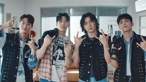 Amazon.co.jp: DAY6 1stミニアルバム - The Day (CD + DVD