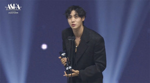 Rising Star Choo Young-woo Takes Home Two Trophies at ASEA 2025